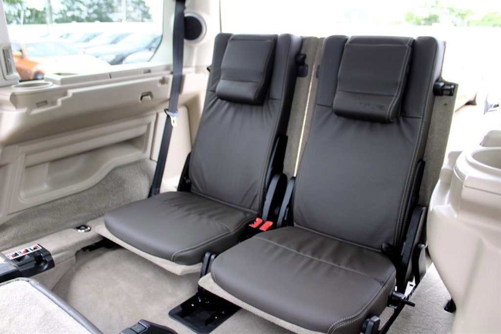 Used 2015 Land Rover LR4 HSE LUX image 23