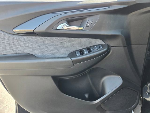 Used 2023 Chevrolet TrailBlazer LT AWD/4WD image 33