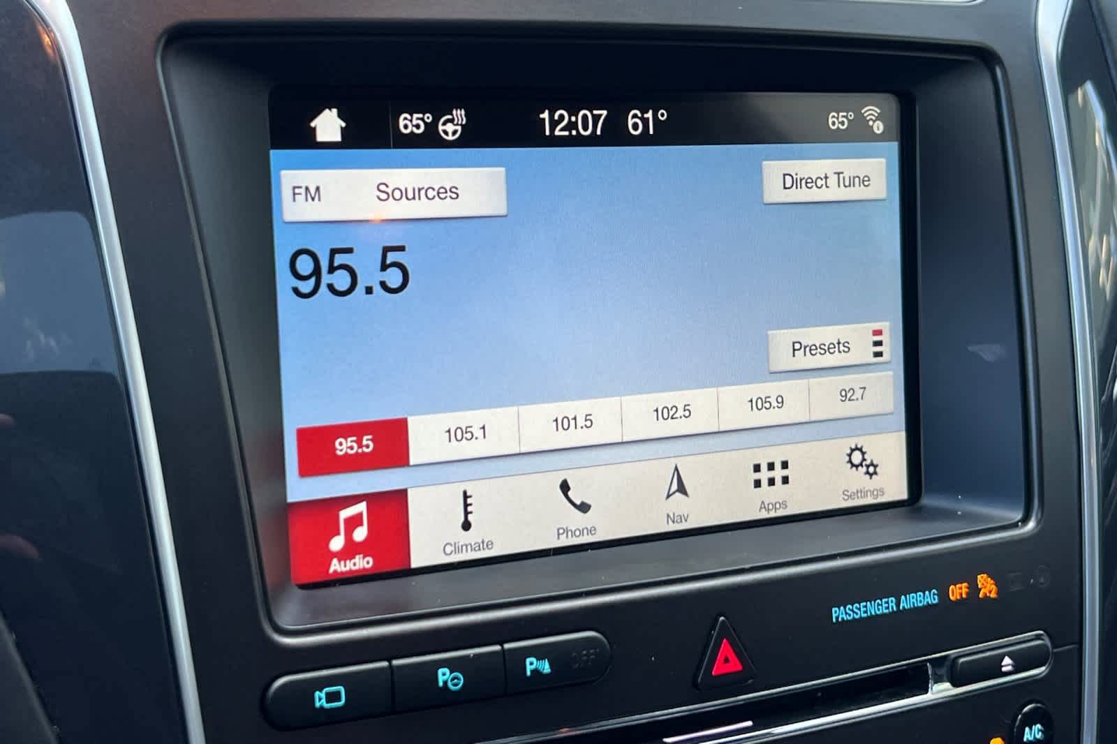 Used 2017 Ford Explorer Platinum image 17