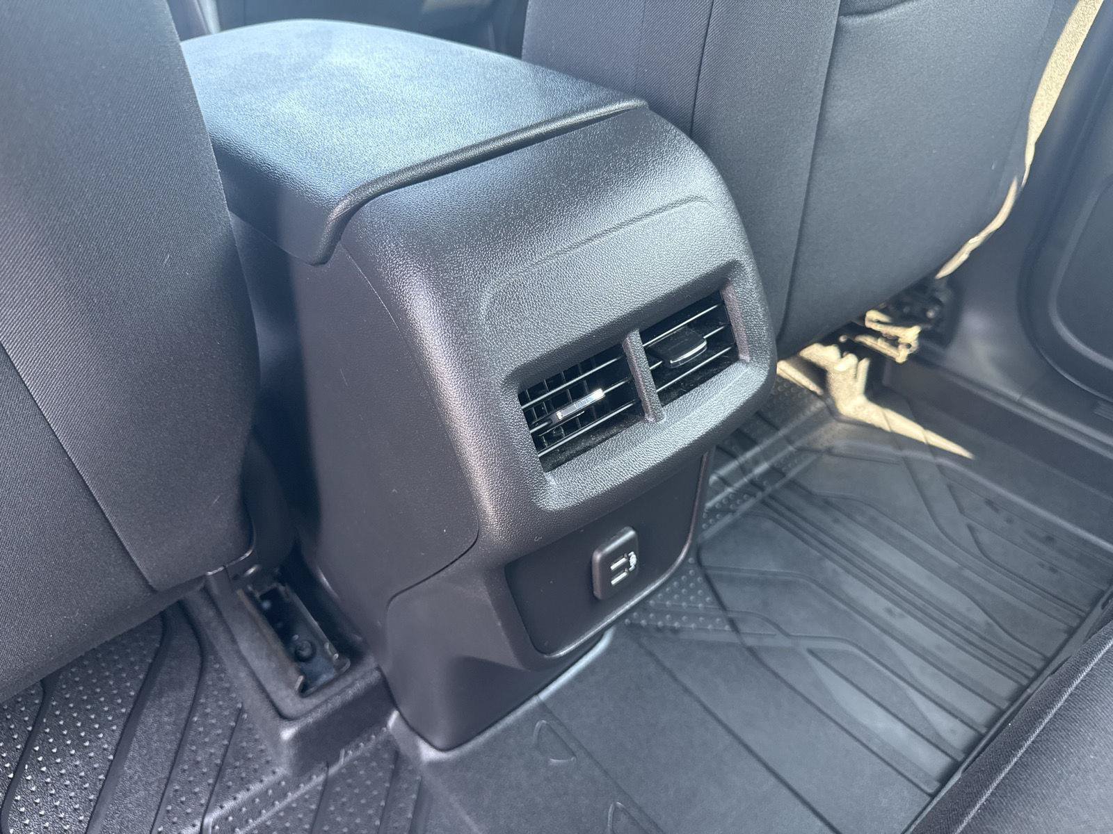 Certified 2024 Chevrolet Equinox LS w/ Sport Edition FWD image 11