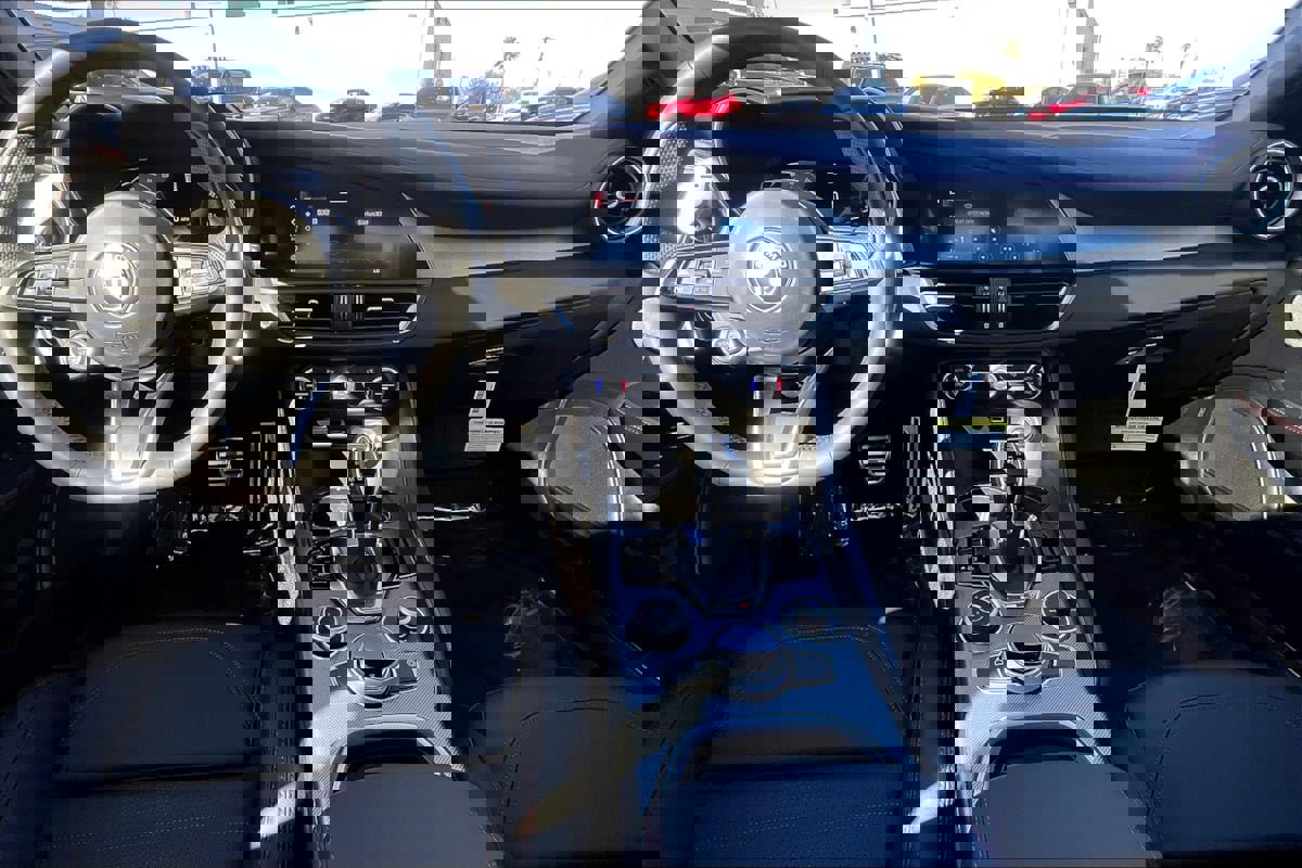 New 2025 Alfa Romeo Giulia w/ Driving Assist Package image 5