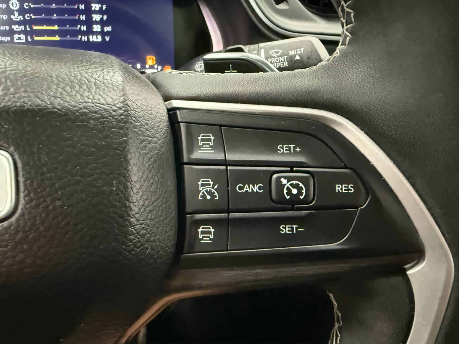 Used 2023 Jeep Grand Cherokee Limited w/ Luxury Tech Group II AWD/4WD image 18