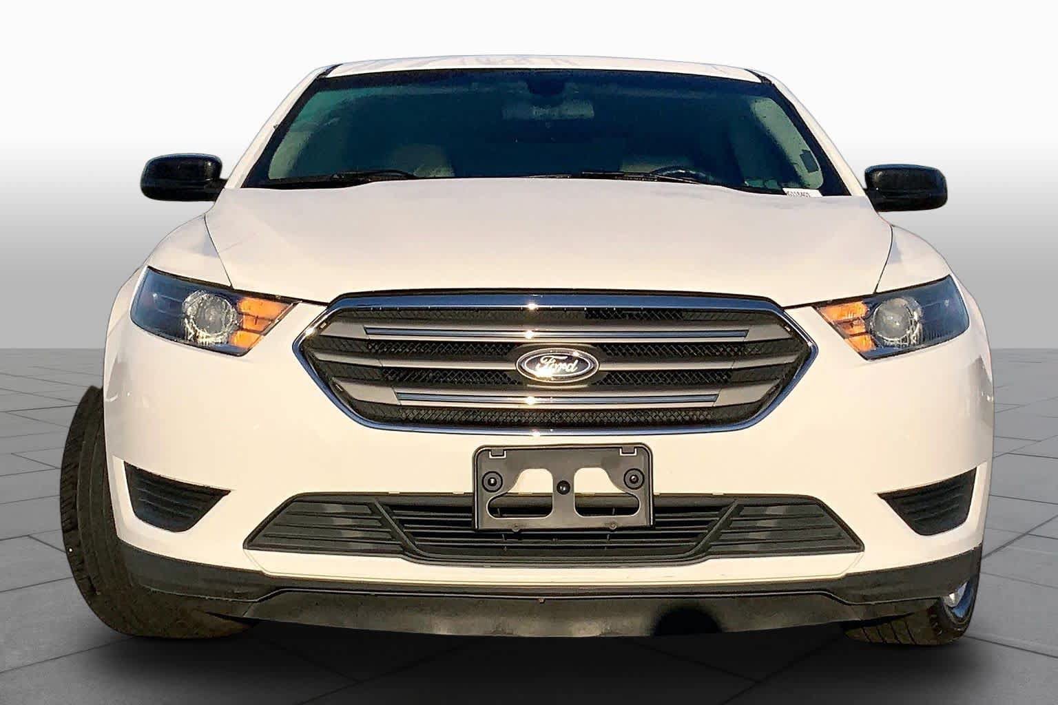 Used 2017 Ford Taurus SE FWD image 4