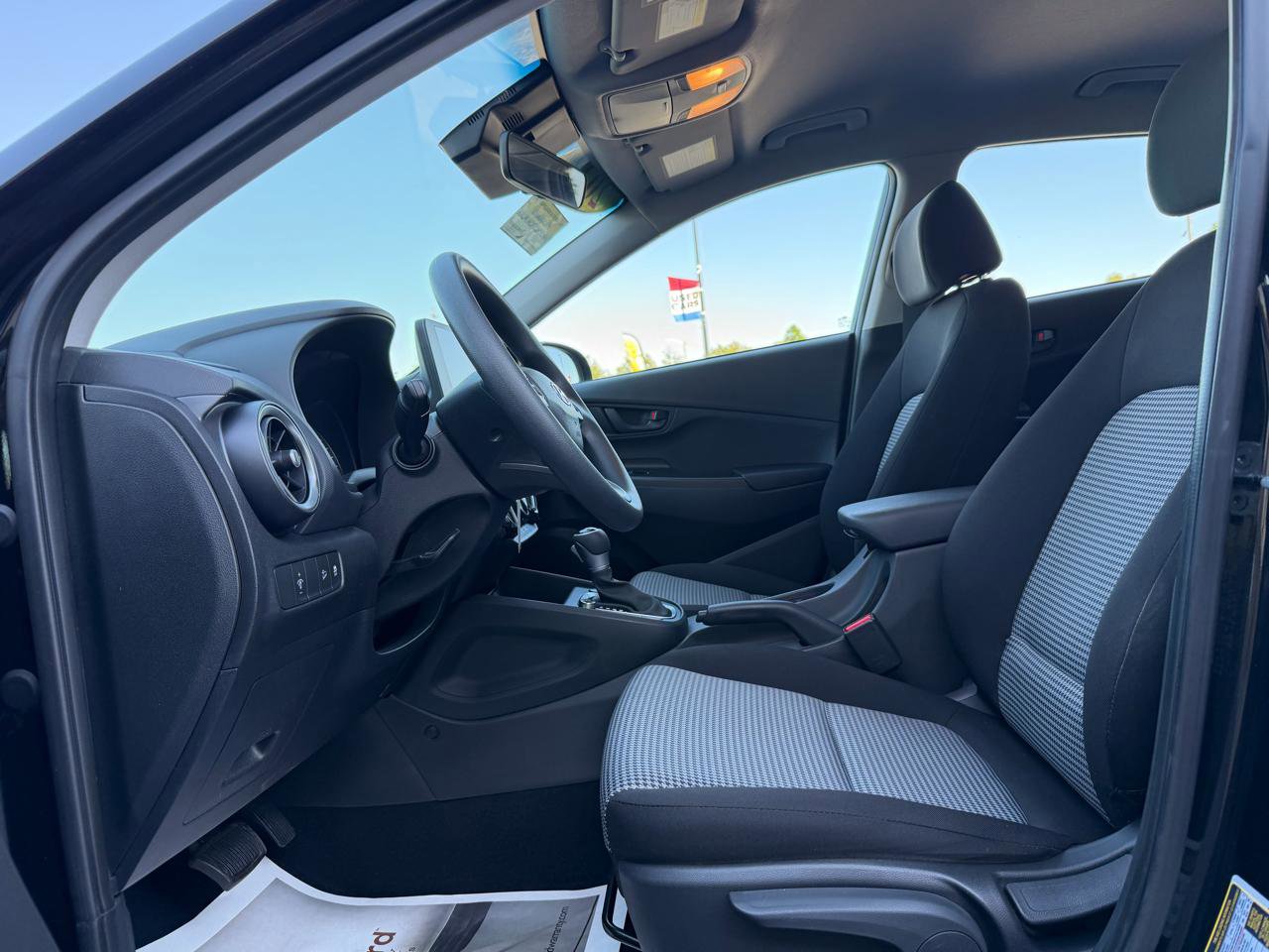 Used 2023 Hyundai Kona SE AWD/4WD image 14