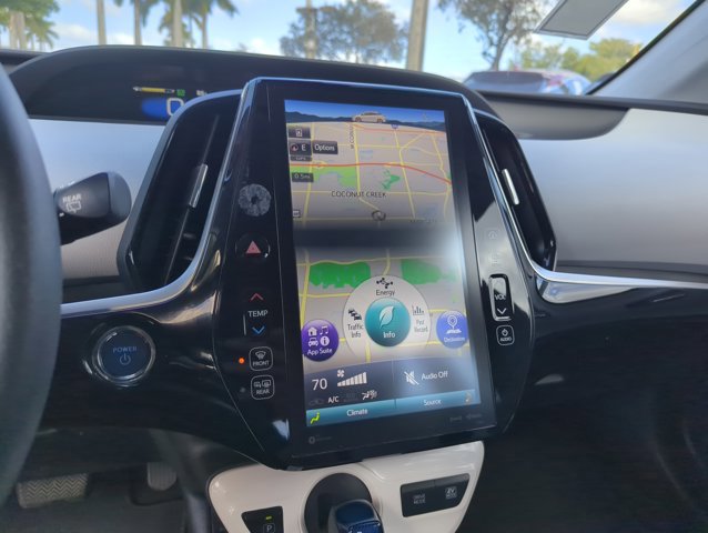 Used 2018 Toyota Prius Four image 10