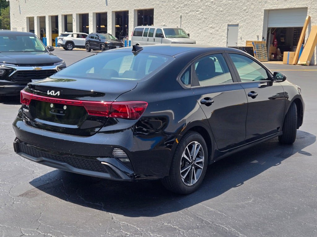 Used 2024 Kia Forte LXS FWD image 11