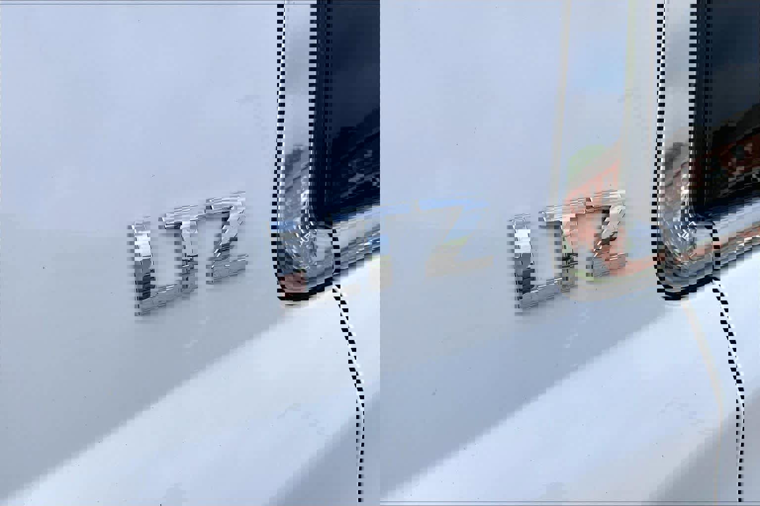 Used 2015 Chevrolet Tahoe LTZ AWD/4WD image 10