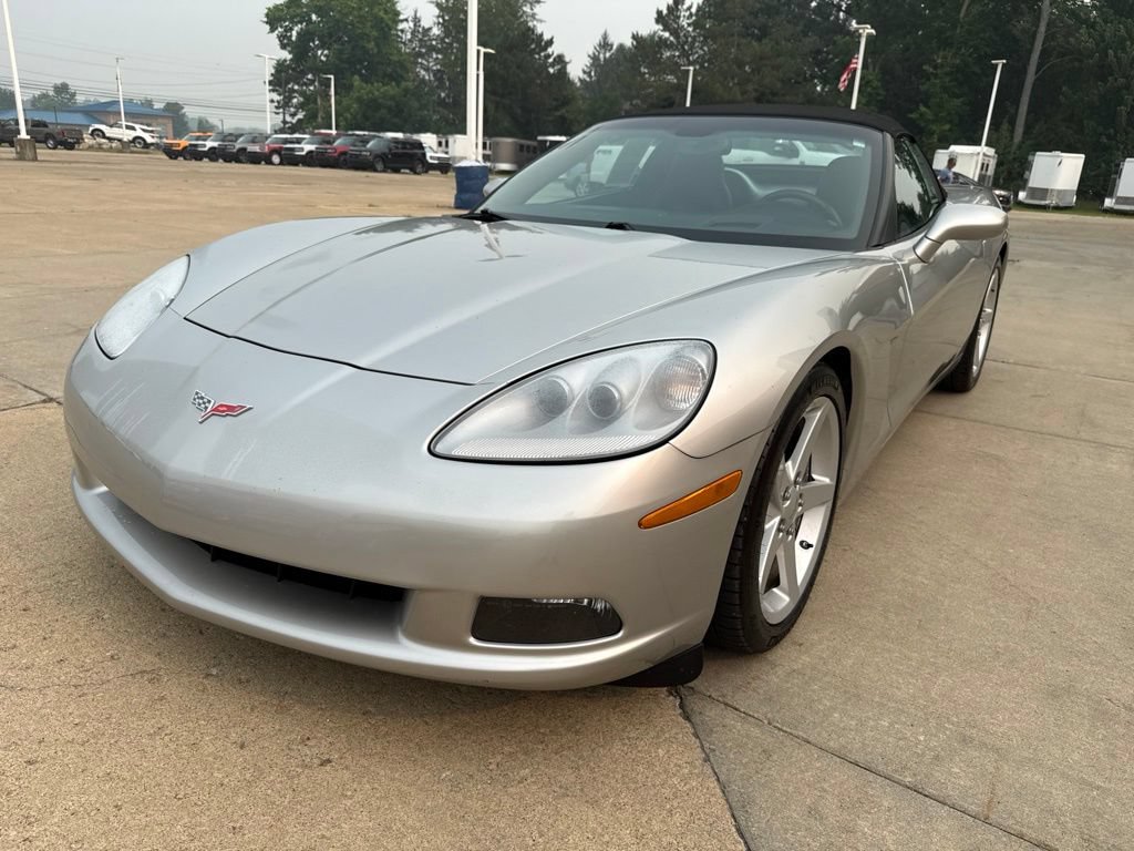 Used 2005 Chevrolet Corvette Convertible w/ Preferred Equipment Group RWD image 2