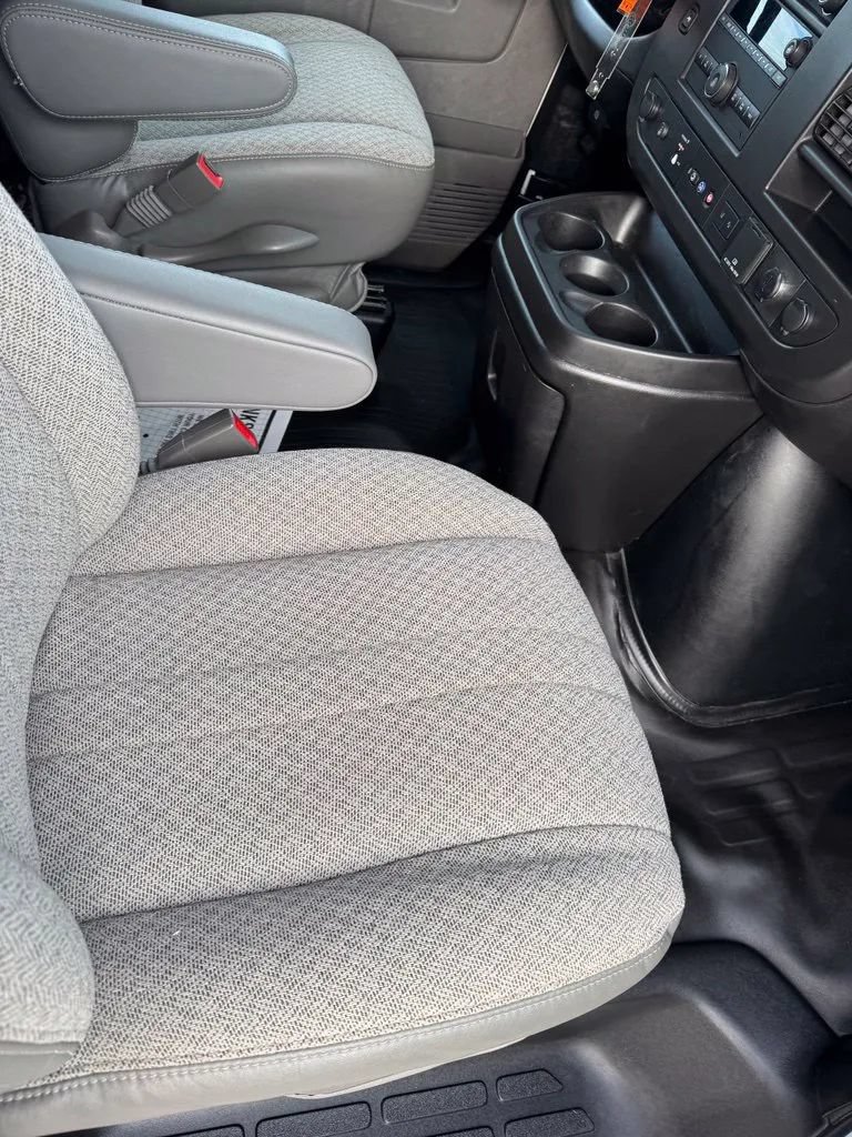 Used 2020 GMC Savana 3500 Extended w/ Driver Convenience Package RWD image 14