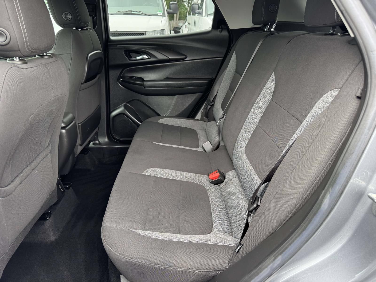 Used 2022 Chevrolet TrailBlazer LT w/ Convenience Package FWD image 21