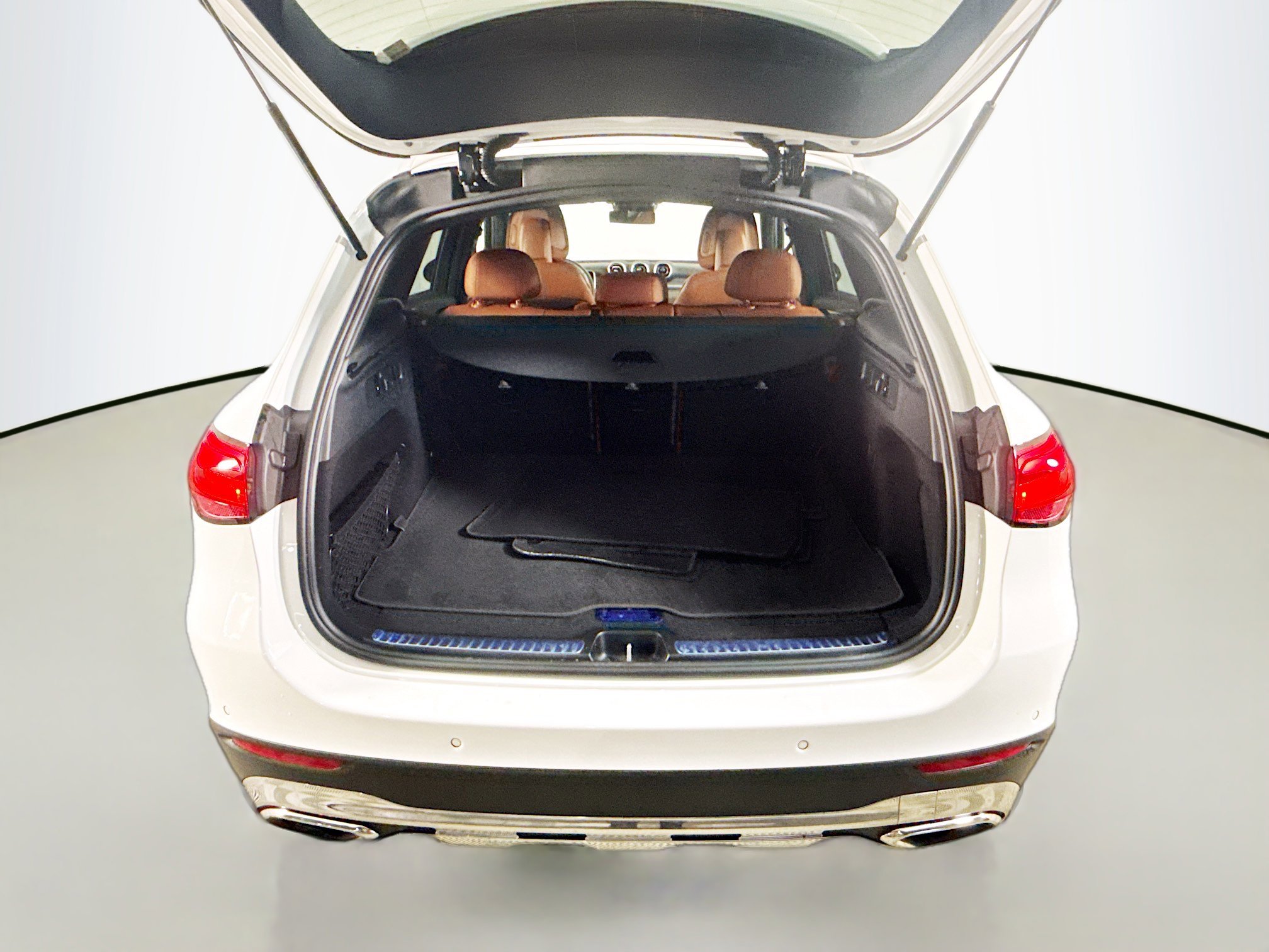 Used 2023 Mercedes-Benz GLC 300 4MATIC w/ Exclusive Trim Package image 35