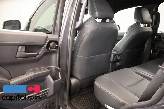 Certified 2026 Toyota 4Runner TRD Off-Road Premium AWD/4WD image 31