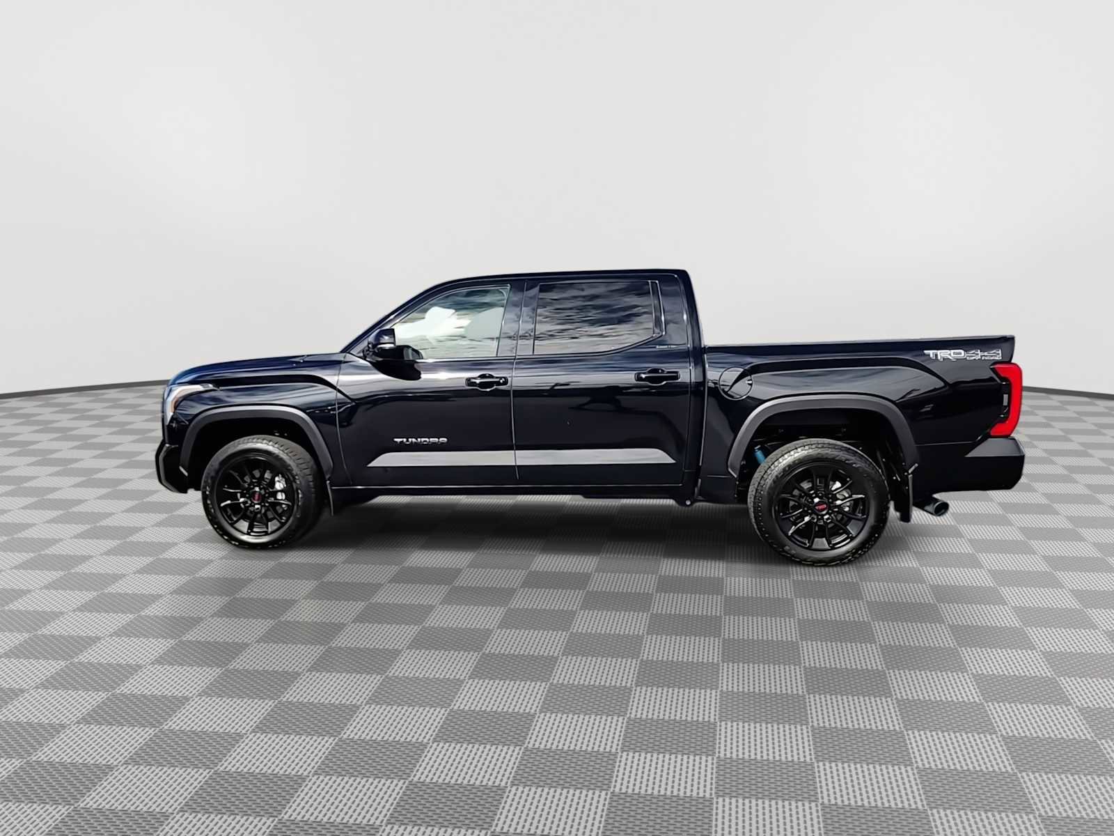 Used 2024 Toyota Tundra Platinum image 5