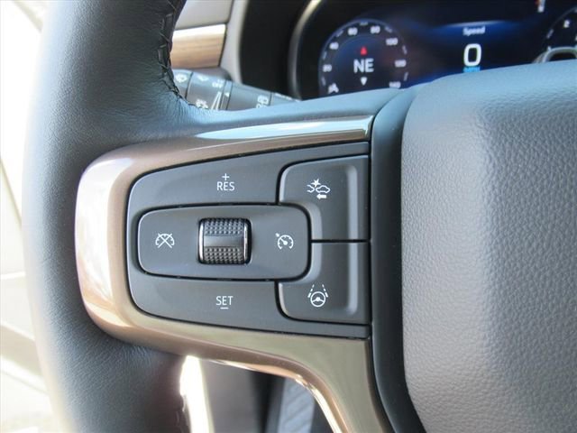 Used 2024 Chevrolet Suburban High Country w/ Advanced Technology Package AWD/4WD image 24