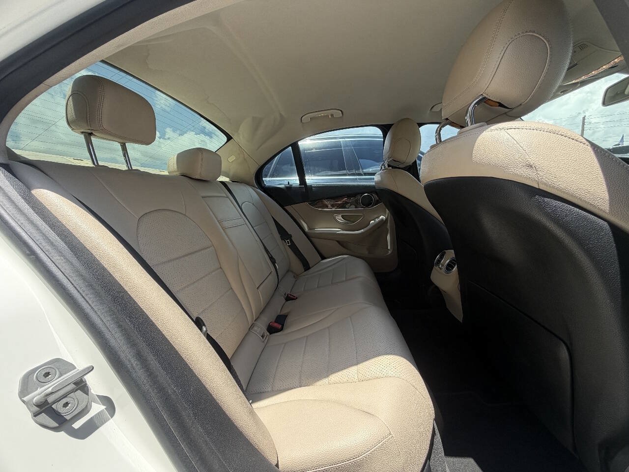 Used 2015 Mercedes-Benz C 300 Sedan image 19