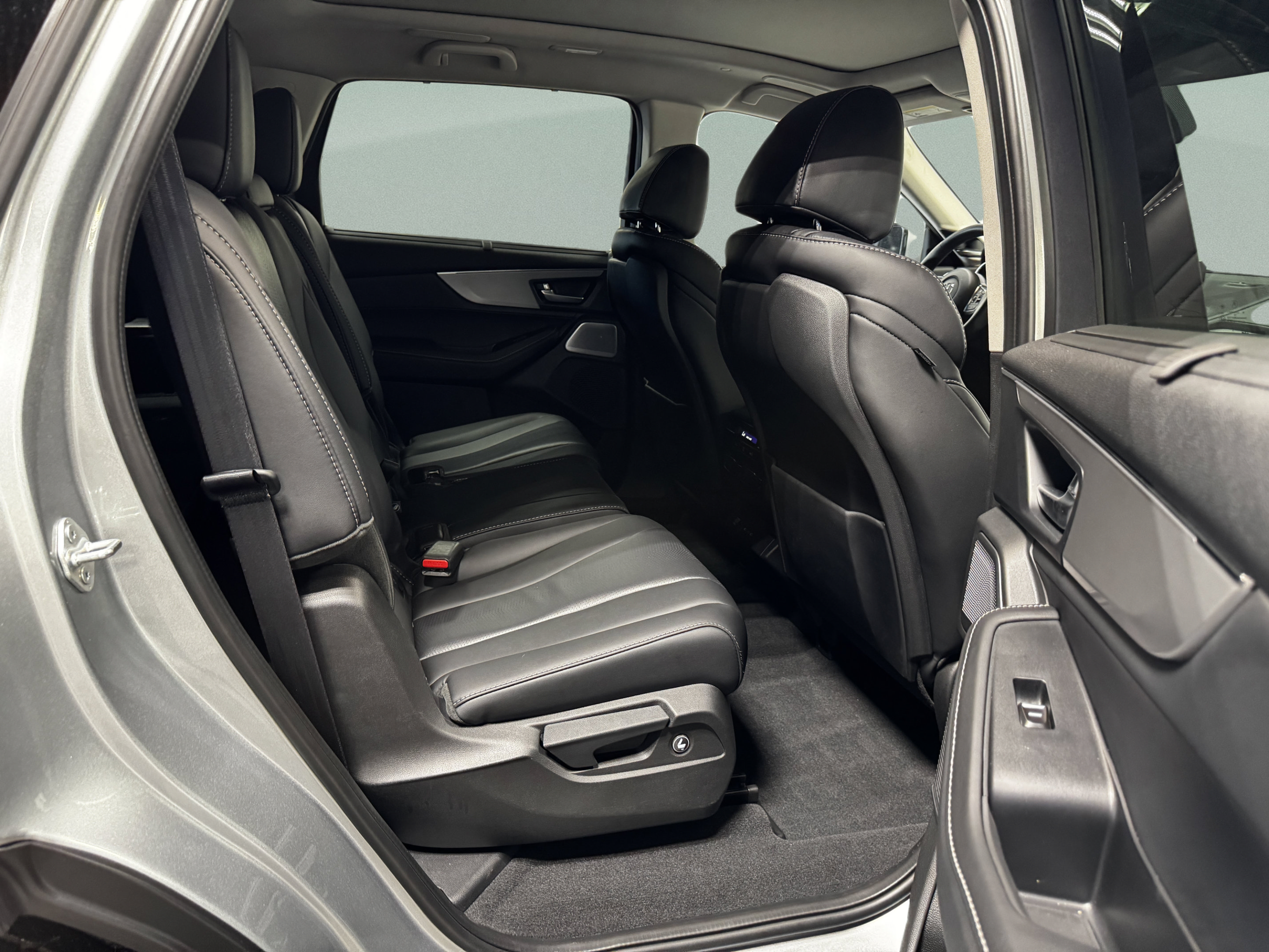 Certified 2026 Acura MDX w/ Technology Package FWD image 28