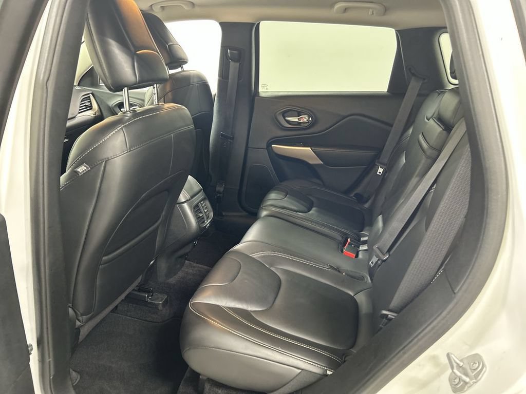 Used 2017 Jeep Cherokee Limited AWD/4WD image 20