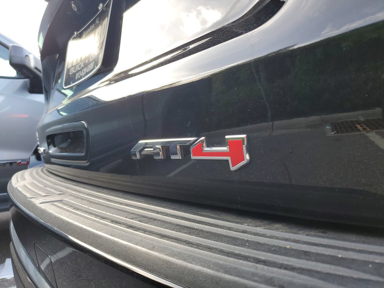 Used 2023 GMC Yukon AT4 AWD/4WD image 8