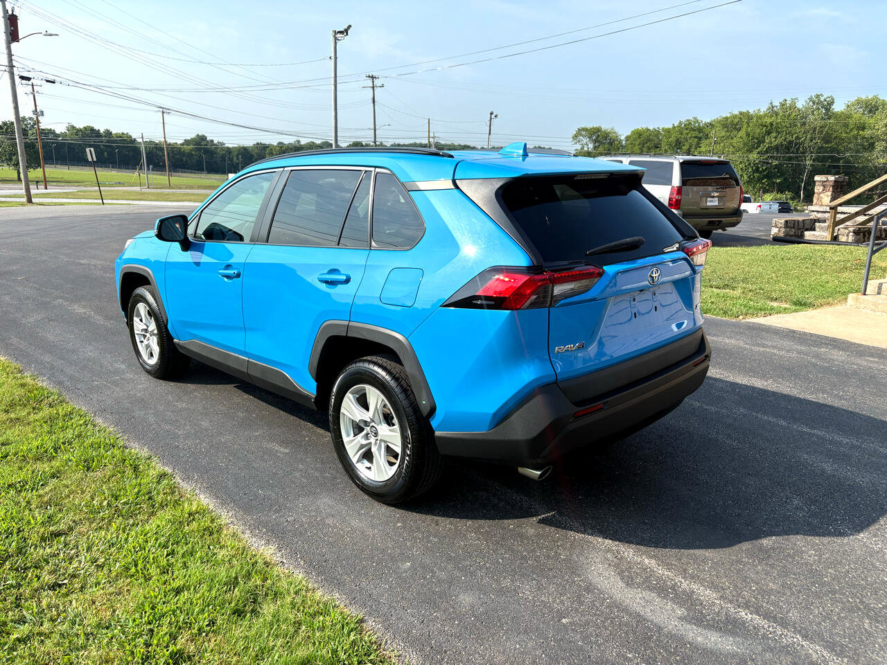 Used 2021 Toyota RAV4 XLE image 21