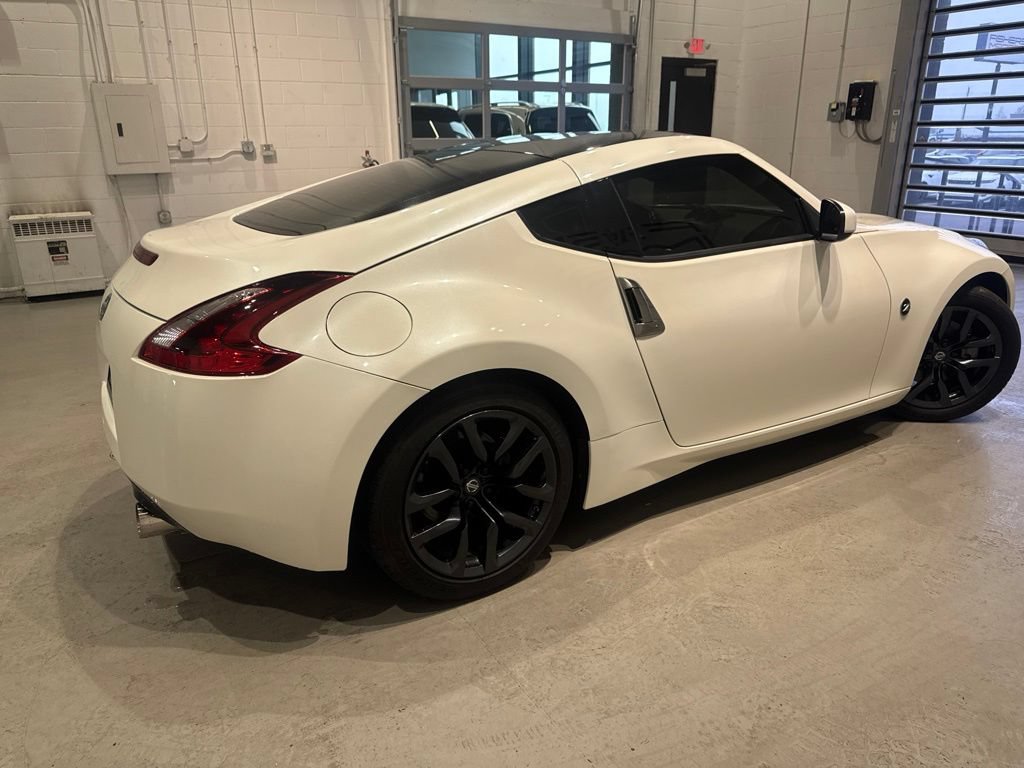 Used 2020 Nissan 370Z Coupe RWD image 7