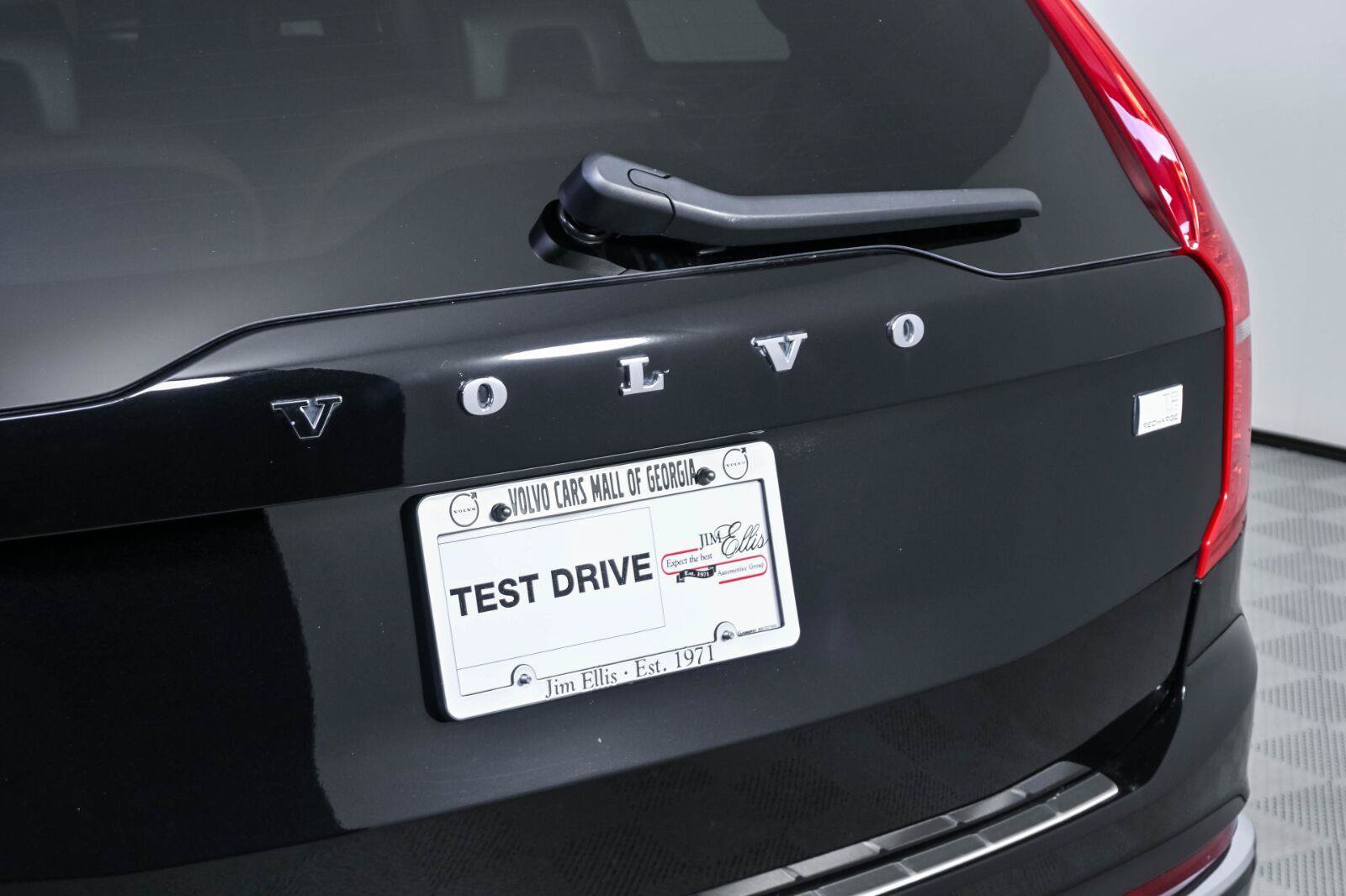Certified 2024 Volvo XC90 T8 Plus w/ Protection Package Premier AWD/4WD image 37