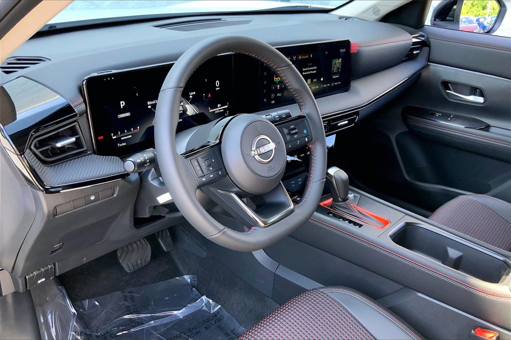 New 2025 Nissan Kicks SR image 7