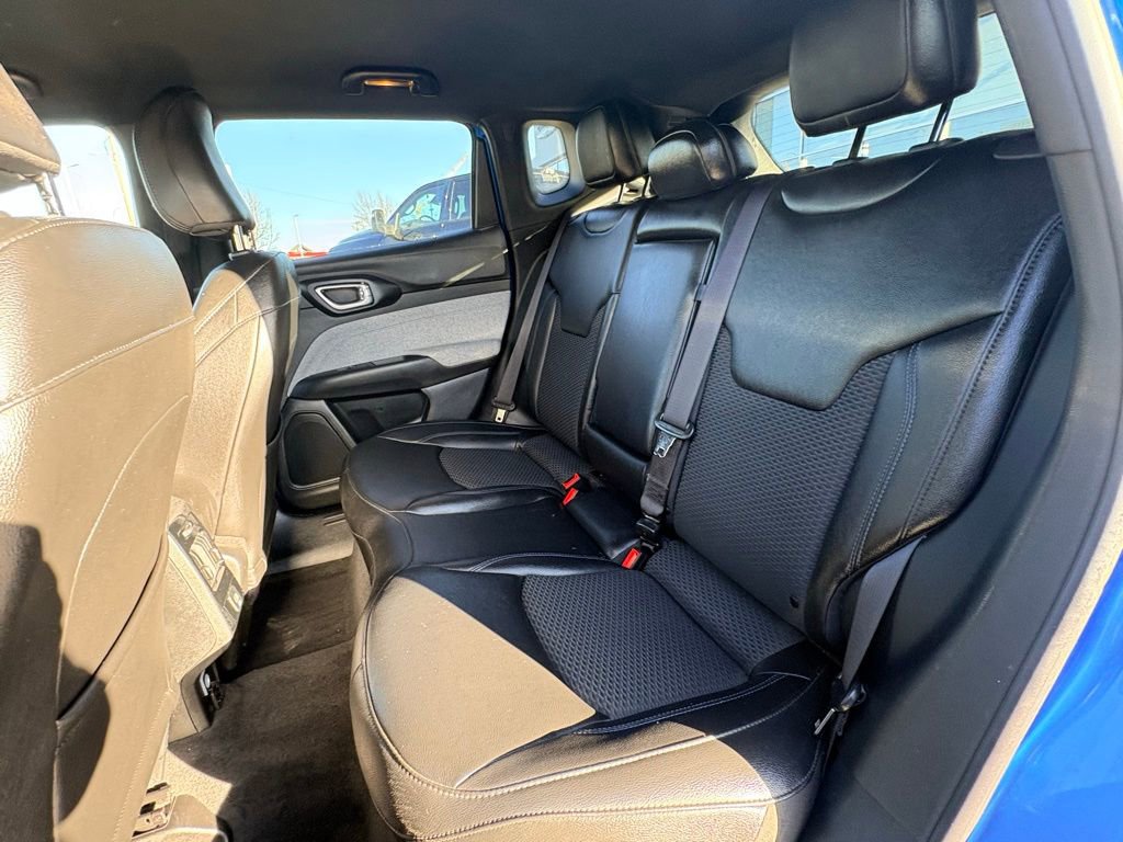 Used 2024 Jeep Compass Latitude image 9