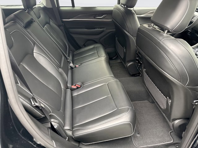 Used 2023 Jeep Grand Cherokee Limited image 17