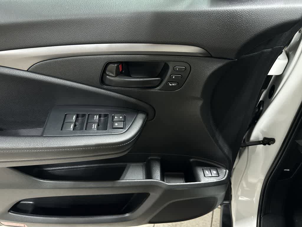 Used 2023 Honda Passport EX-L image 21