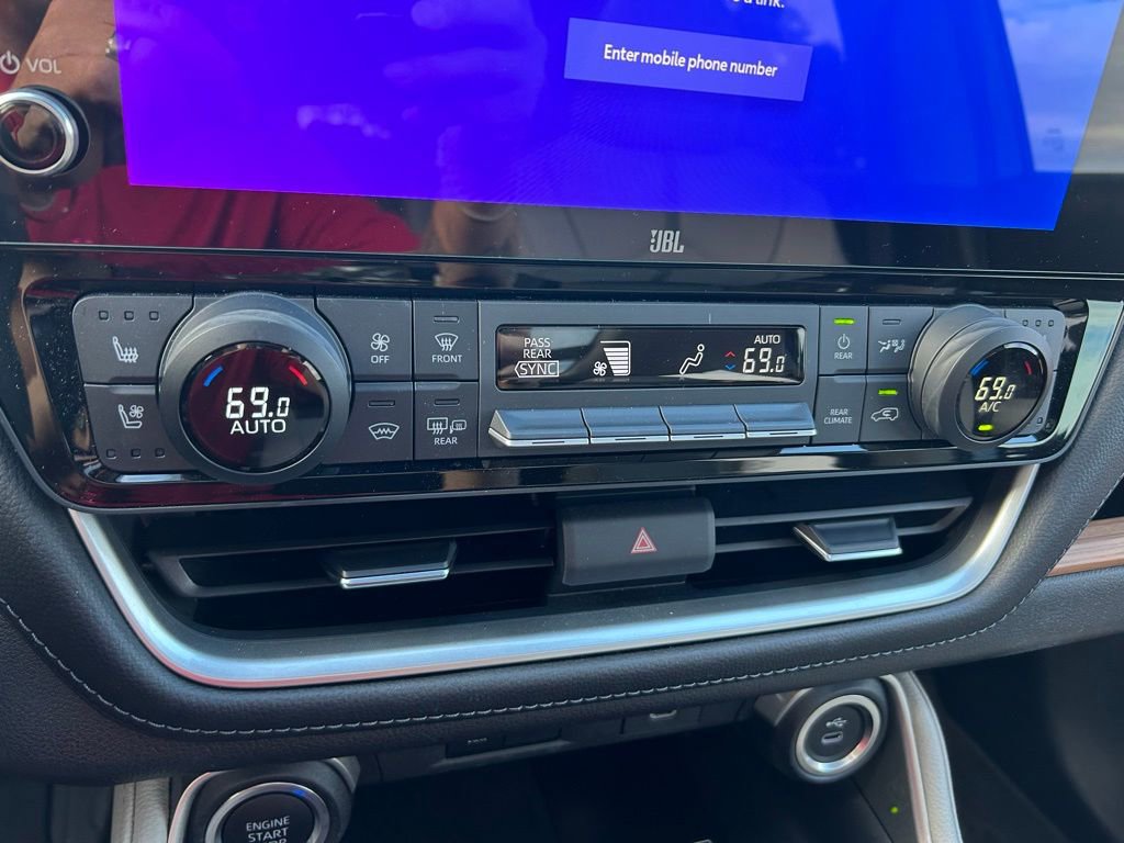 Certified 2025 Toyota Grand Highlander AWD image 28