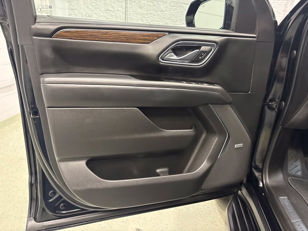 Certified 2023 Chevrolet Suburban High Country AWD/4WD image 14