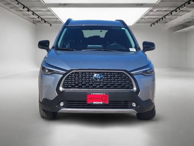 Used 2025 Toyota Corolla Cross XLE FWD image 9
