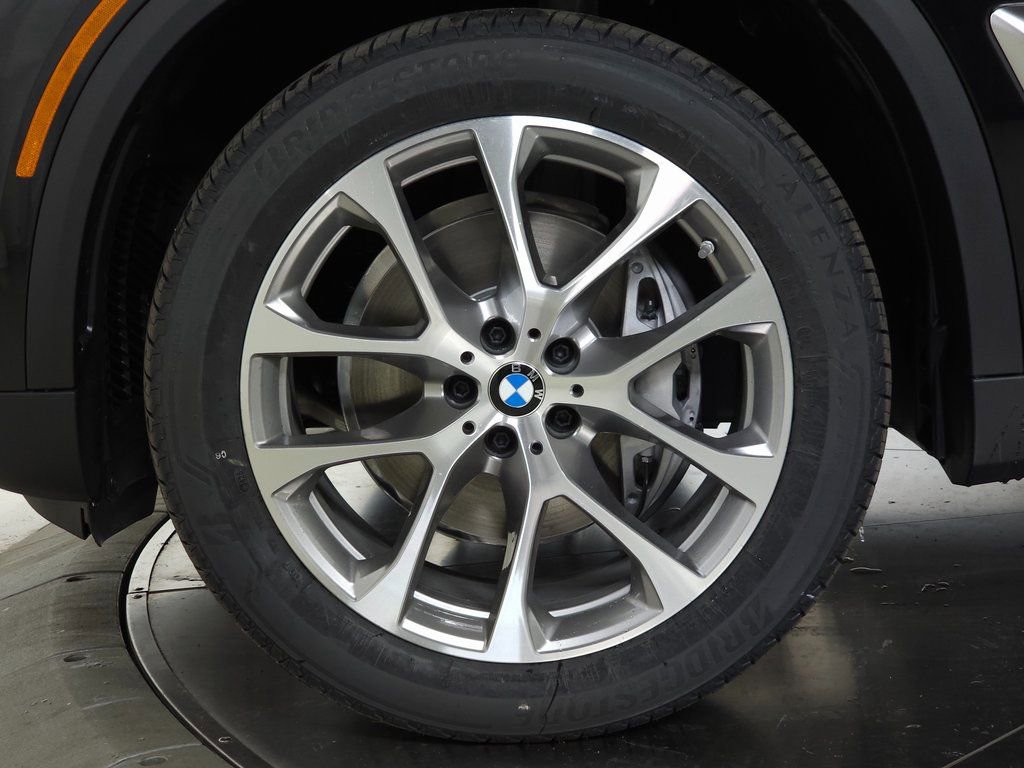 Used 2026 BMW X5 xDrive40i w/ Parking Assistance Package AWD/4WD image 8