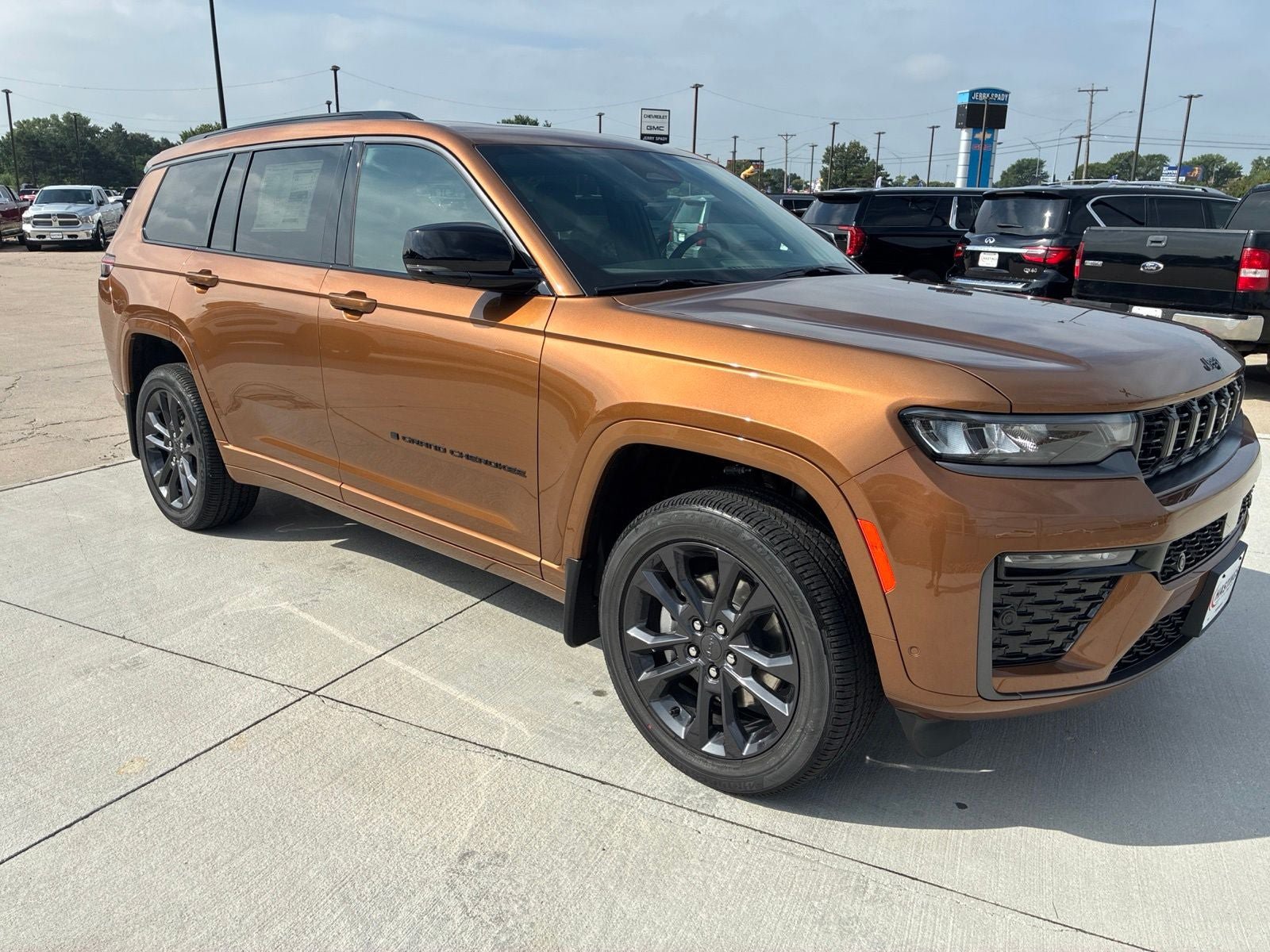 New 2026 Jeep Grand Cherokee L Limited AWD/4WD image 9