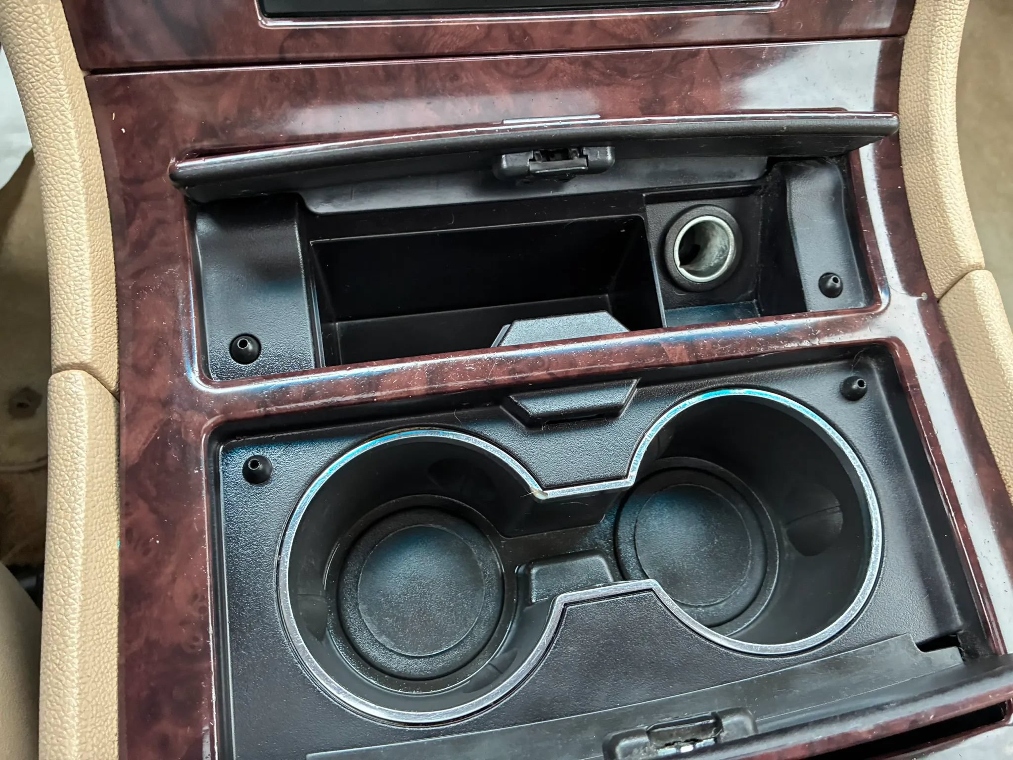 Used 2014 Cadillac Escalade Luxury AWD/4WD image 13