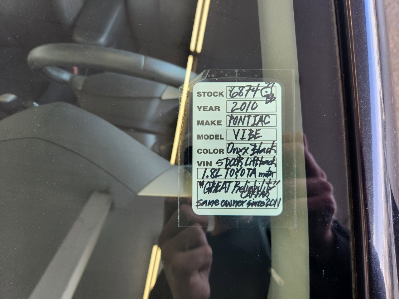 Used 2010 Pontiac Vibe w/ Sun And Sound Package image 16