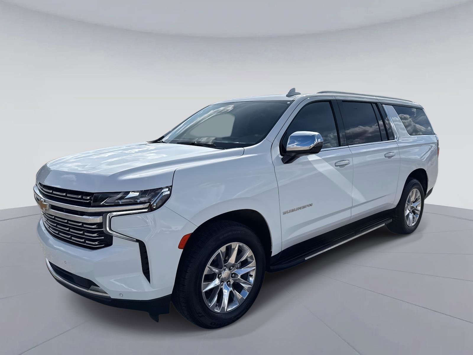 Used 2023 Chevrolet Suburban Premier image 8