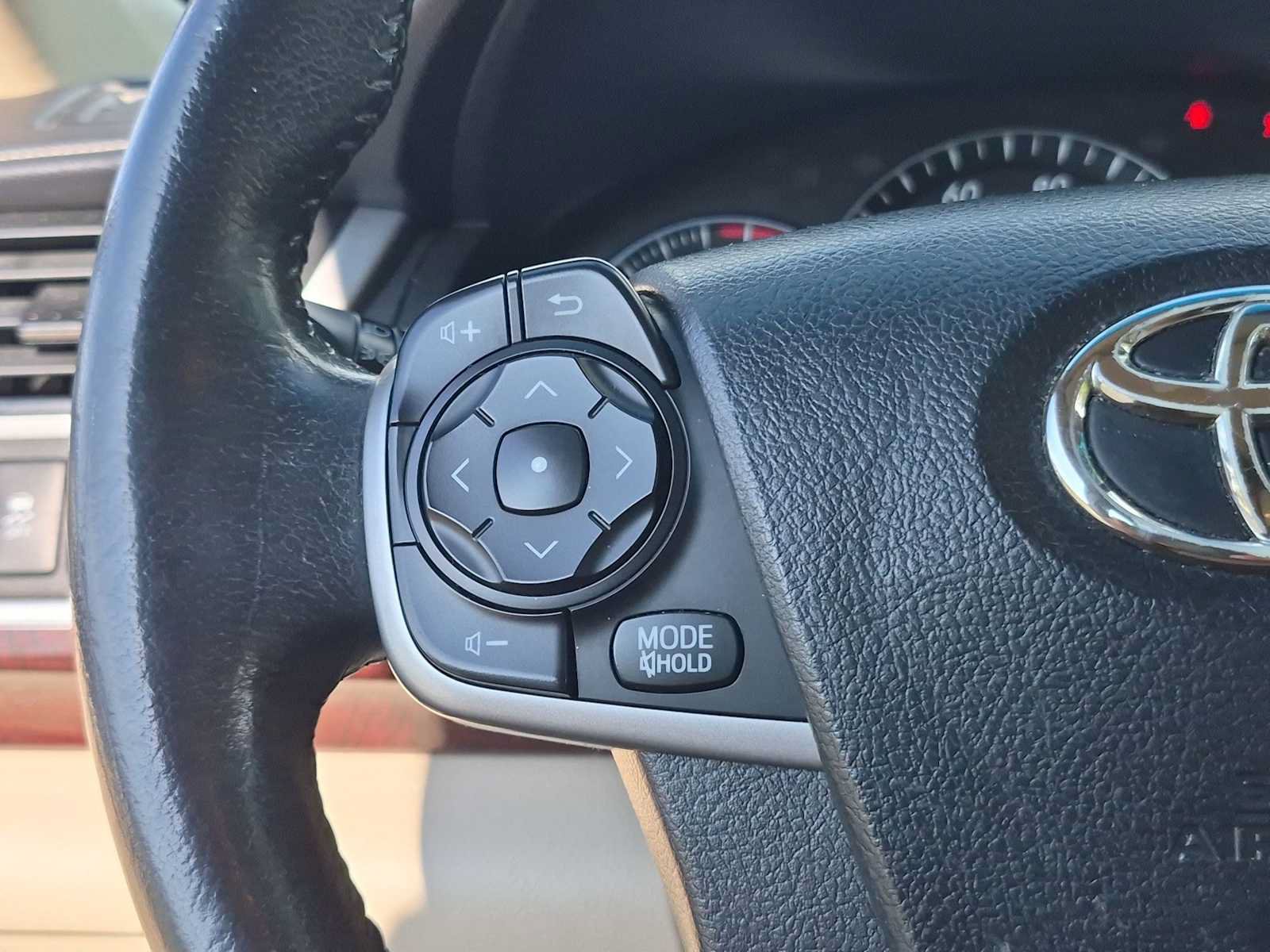 Used 2014 Toyota Camry XLE w/ Convenience Package FWD image 23