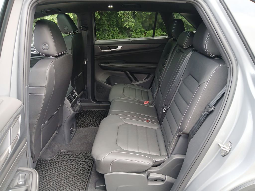 New 2026 Volkswagen Atlas Cross Sport SEL R-Line image 25