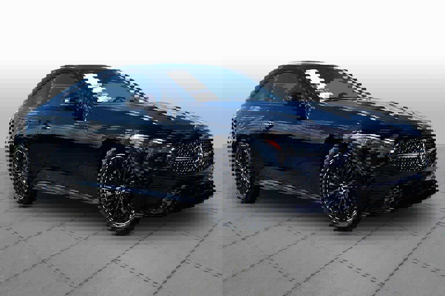 Certified 2025 Mercedes-Benz CLE 450 4MATIC Coupe image 3