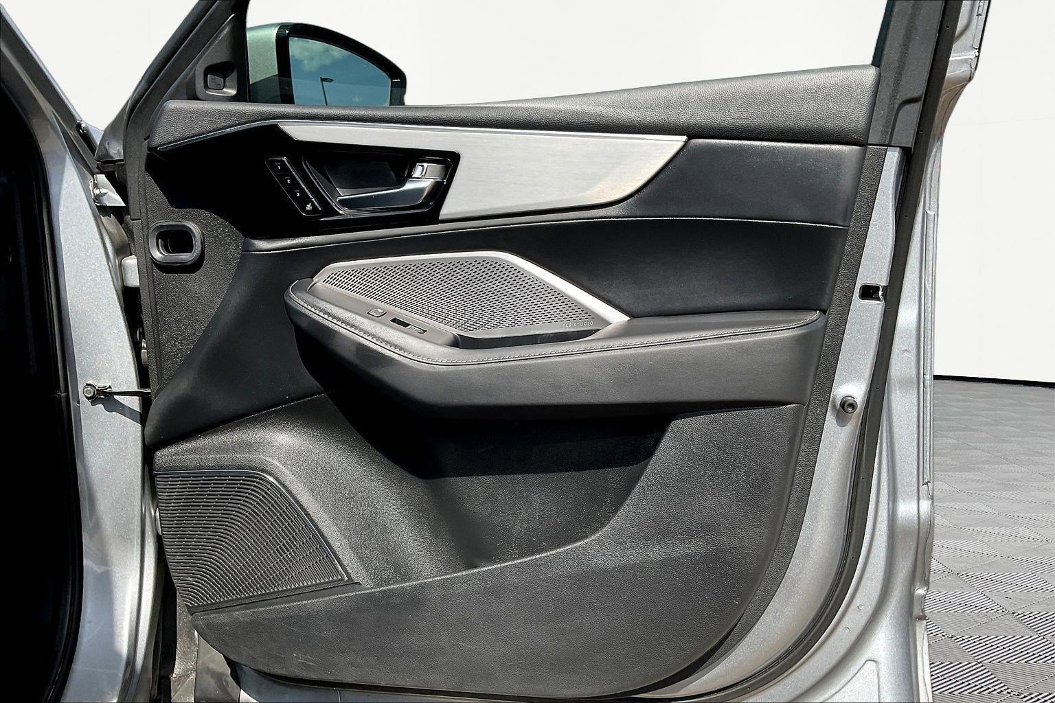 Used 2024 Acura MDX FWD w/ Technology Package image 29