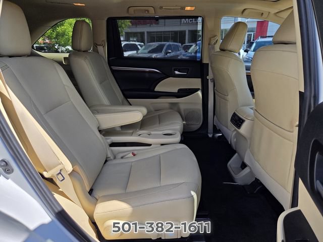 Used 2019 Toyota Highlander Limited Platinum FWD image 23