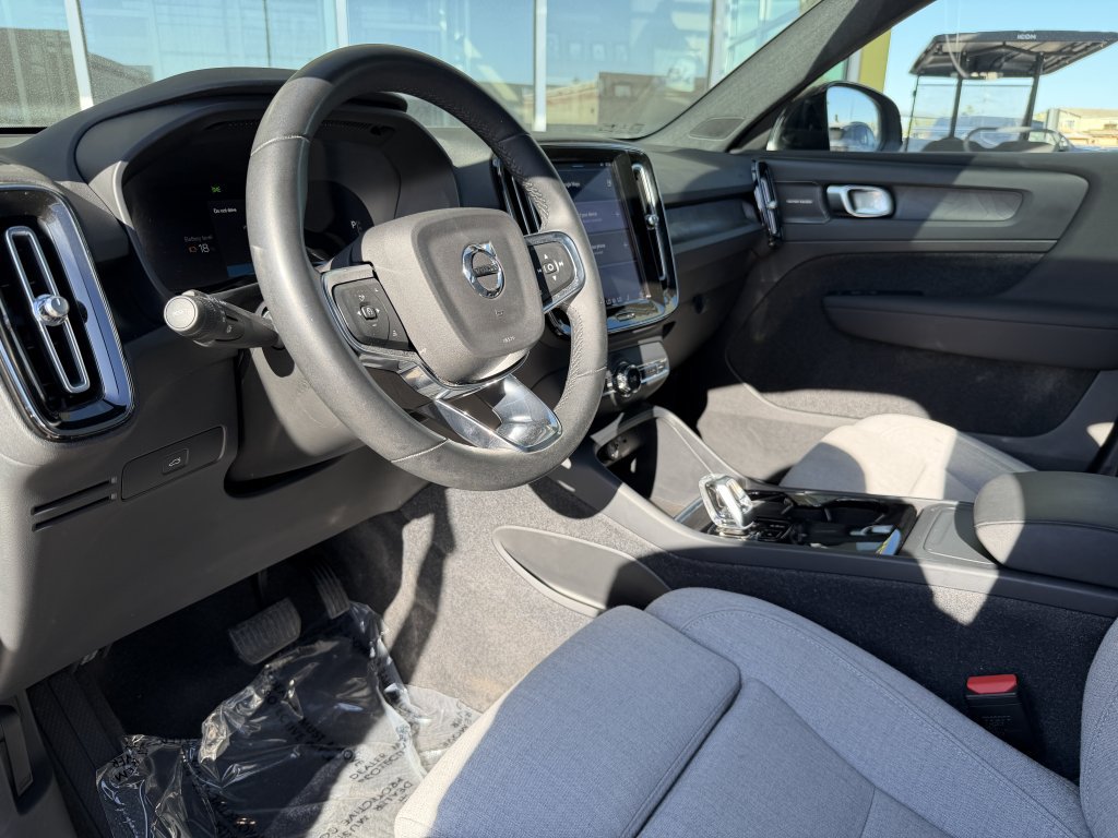 Used 2023 Volvo XC40 Recharge Ultimate AWD/4WD image 33