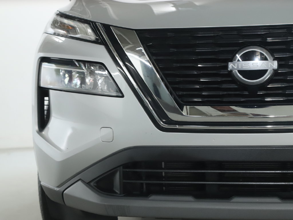 Used 2023 Nissan Rogue SV AWD/4WD image 6
