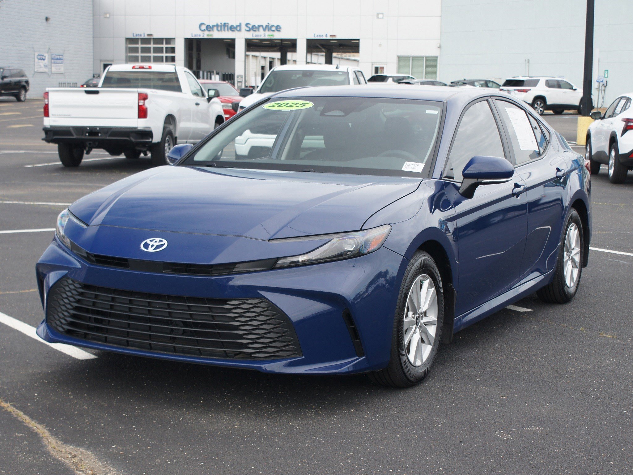 Used 2025 Toyota Camry LE w/ Convenience Package FWD image 3