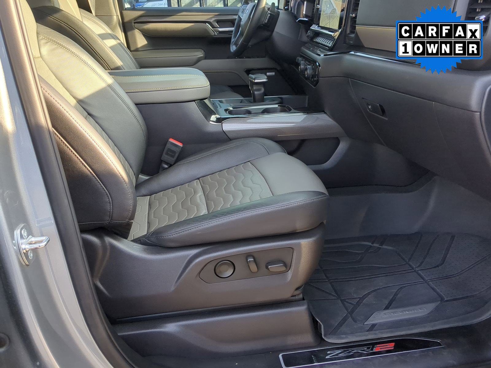 Used 2024 Chevrolet Silverado 1500 ZR2 w/ Technology Package image 28