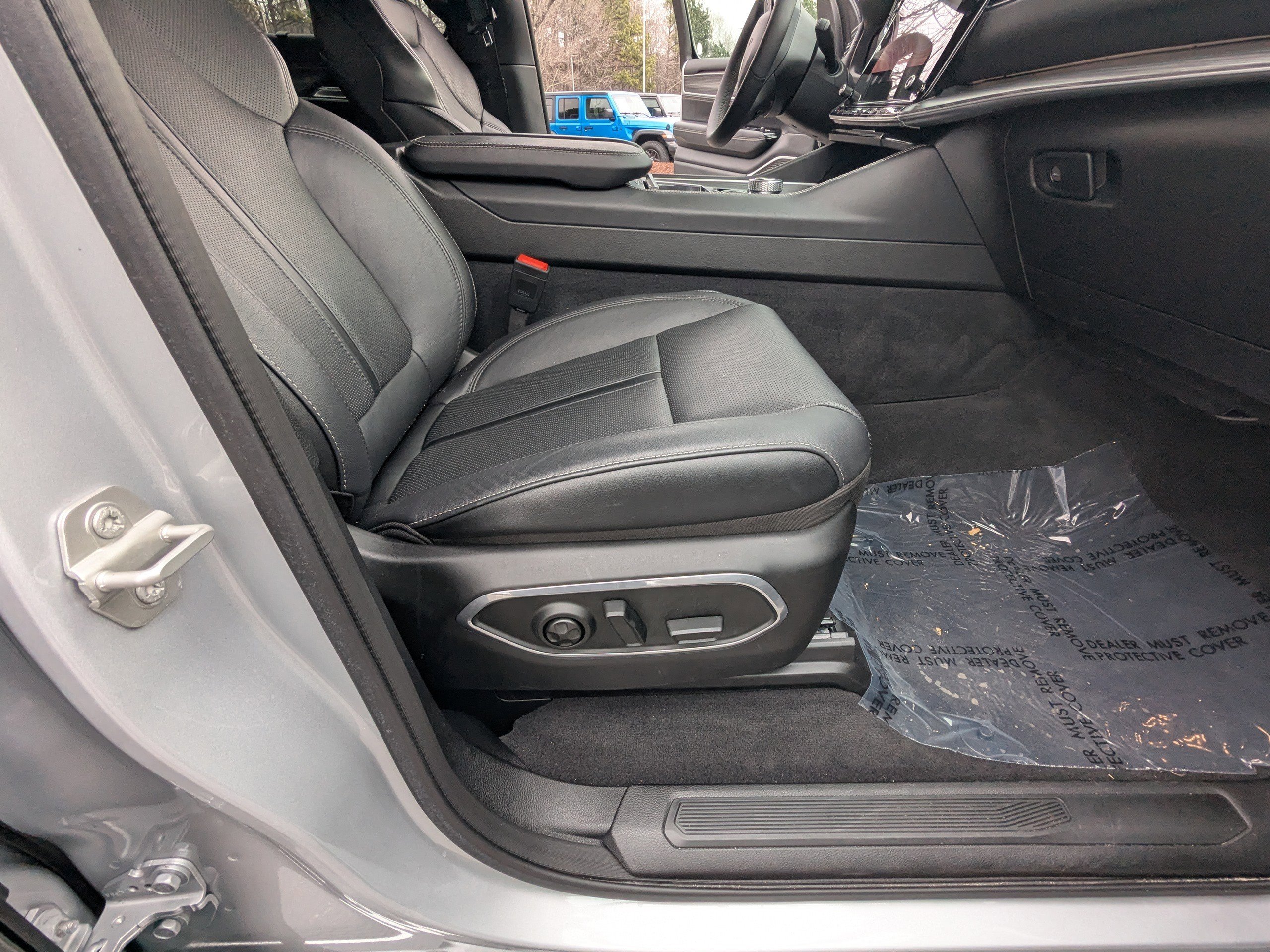 Used 2024 Jeep Wagoneer Series II w/ Convenience Group I image 14