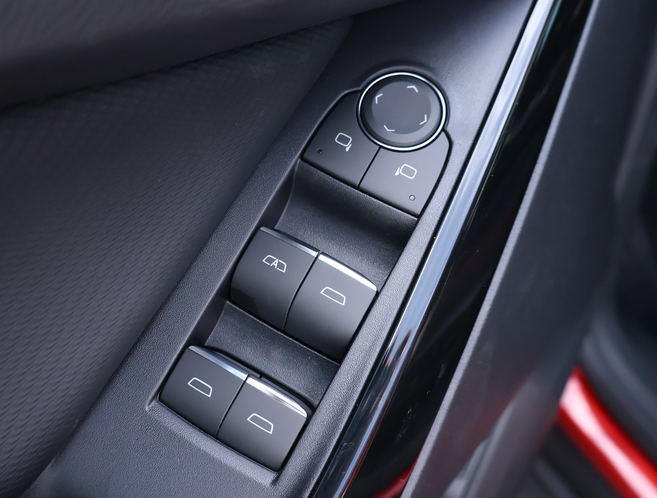 New 2027 Chevrolet Equinox RS w/ Safety and Technology Package FWD image 8