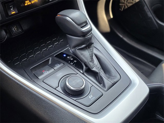 Used 2023 Toyota RAV4 SE w/ Convenience Package image 16