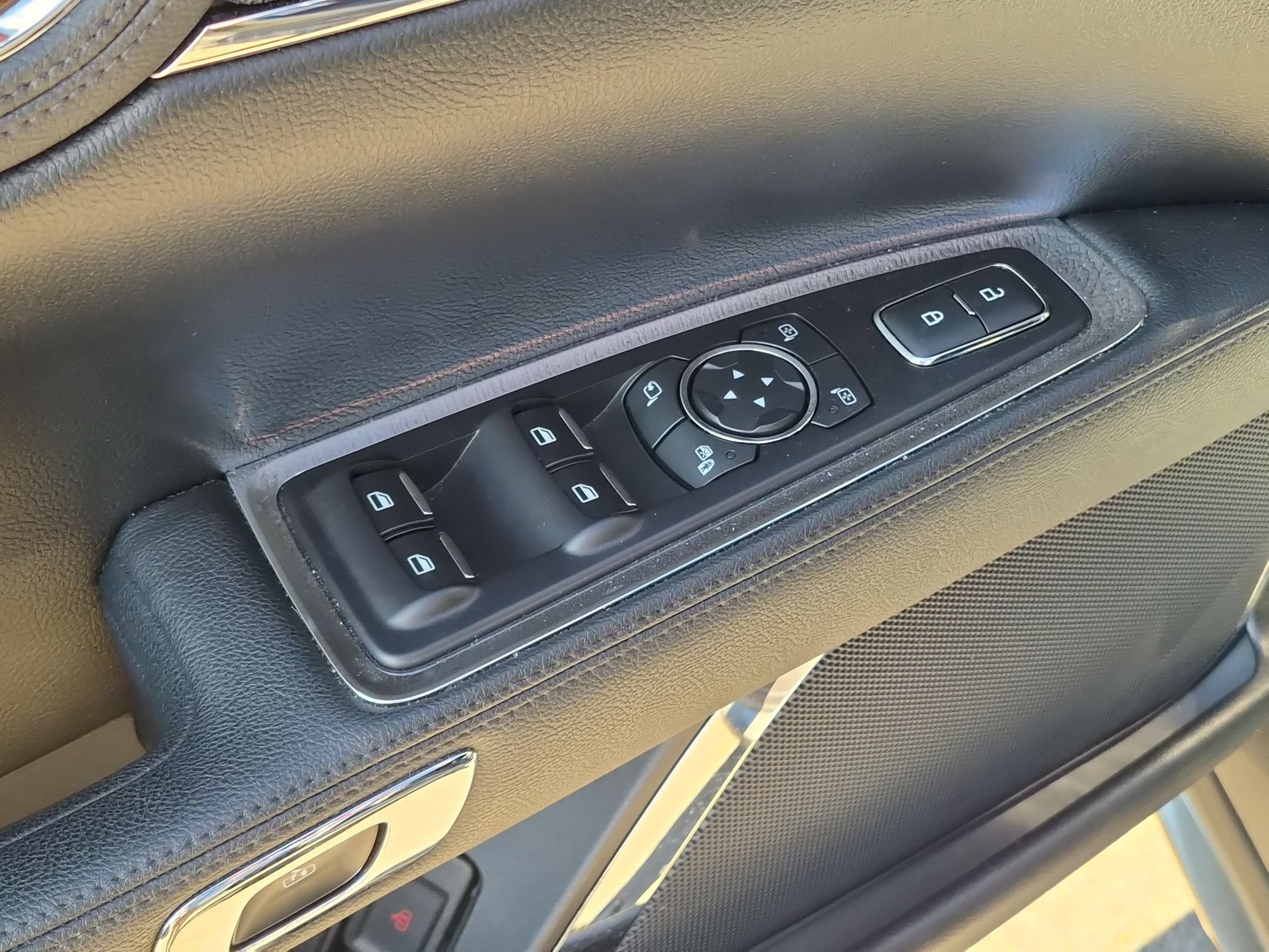 Used 2017 Lincoln Continental Select AWD/4WD image 22